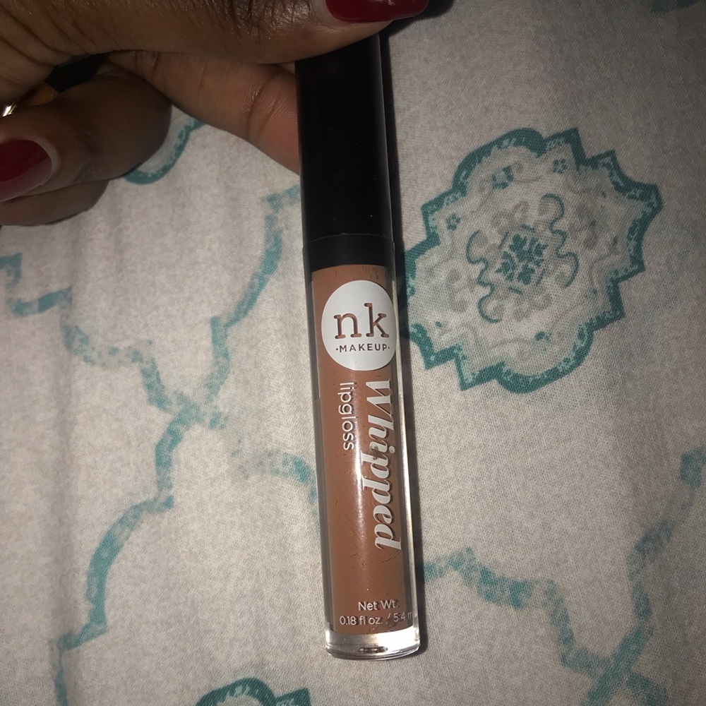 Lip gloss